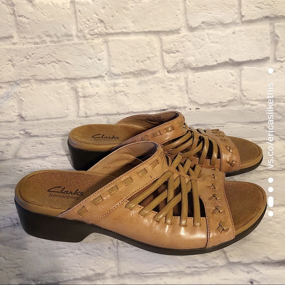 Clarks Shoes - Like New Clarks Bendables Strappy Open Toe Sandals
